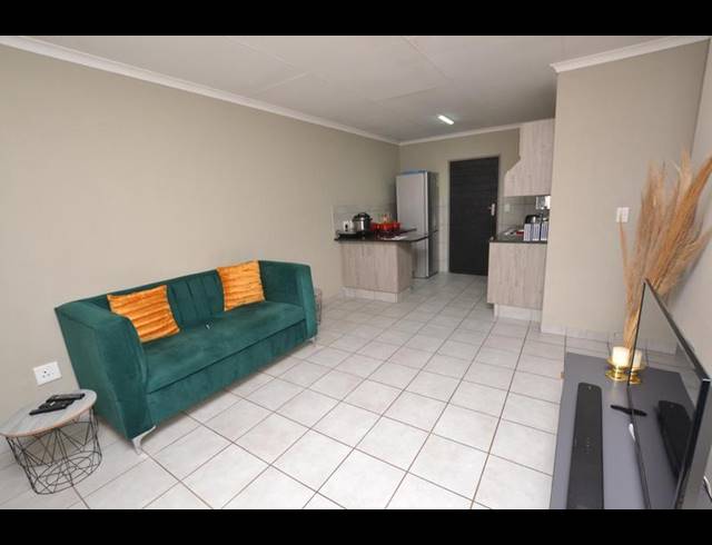 2 BEDROOM APARTMENT FOR SALE IN HEUWELOORD